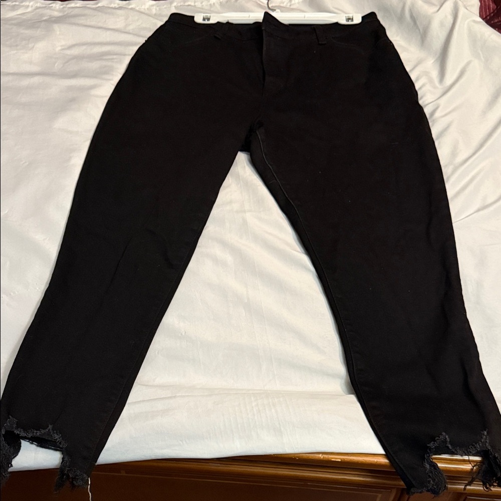 Abercrombie & Fitch Black Cropped Jeans